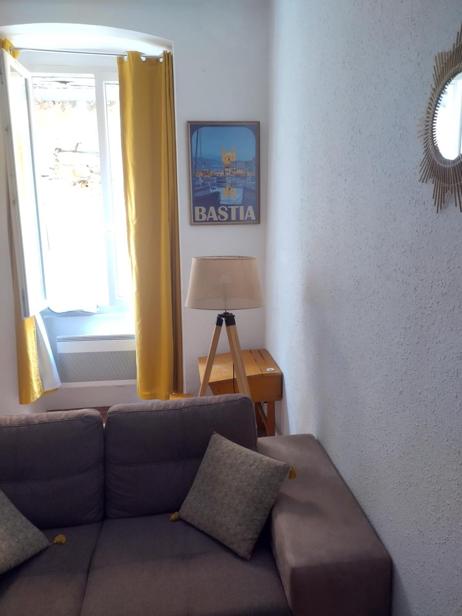 Appartement Meuble En Plein Centre De Bastia 巴斯蒂亚 外观 照片